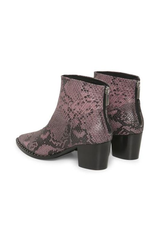 Rosa Ava Bootz