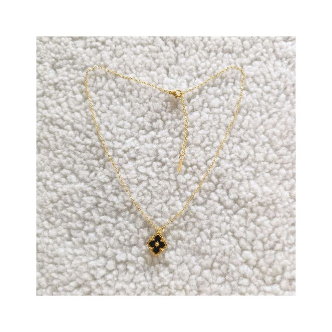 Hovedbilde Kløver kjede med sort anheng